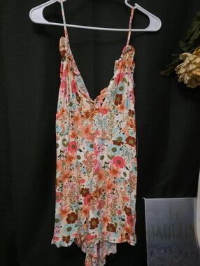 NWT 3rd + Malt SZ LG Floral Spaghetti Strap Shorts Romper With Ruffles